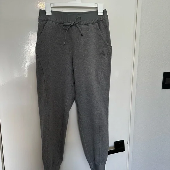 Limited edition Lululemon Joggers. Grey. Size 8. - Picture 2 of 3